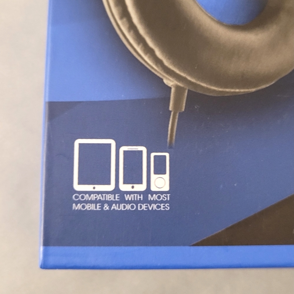 🔴BUNDLE 4/$20🔴🎧Folding Stereo Headphones - Picture 4 of 14